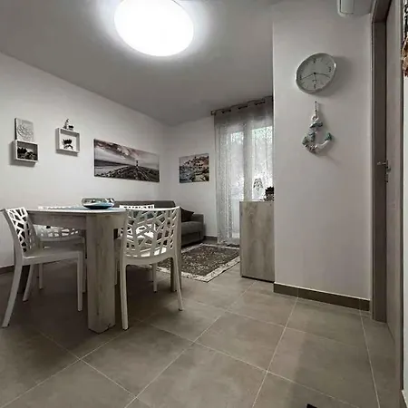 In 54390 Розолина-Маре